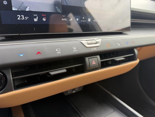 LEXUS ES 2.5 300H LUXE AUTO  ES 300H HYBRIDE 2WD LUXE PACK INNO NG26 VD