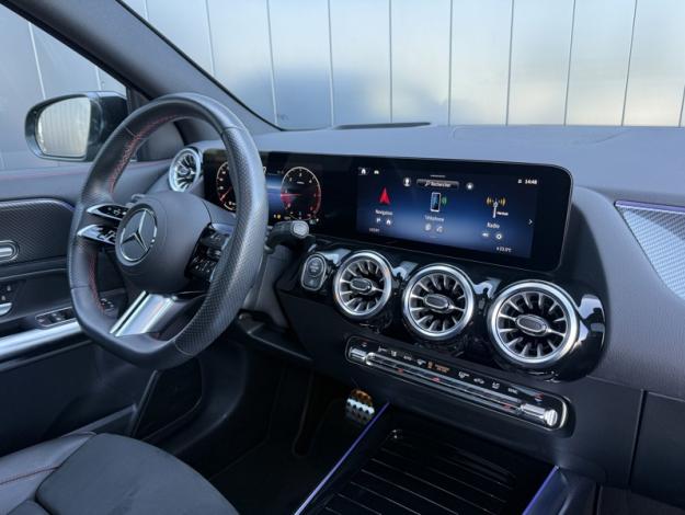 MERCEDES-BENZ GLA 200 d AMG Line  