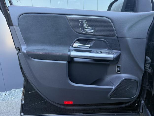 MERCEDES-BENZ GLA 200 d AMG Line  