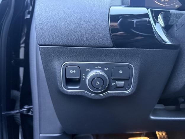 MERCEDES-BENZ GLA 200 d AMG Line  