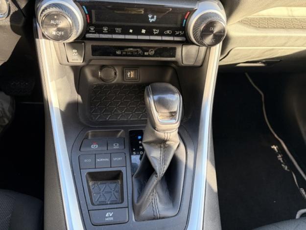 TOYOTA RAV4 218ch Dynamic  