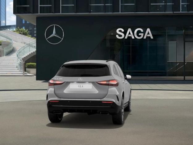 MERCEDES-BENZ GLA 180 "140 Years Edition"  GLA 180 Style Edition