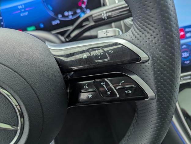 MERCEDES-BENZ GLC Coupé GLC 300 e Hybrid EQ 4MATIC Coupé AMG Line  GLC 300 e Hybrid EQ 4MATIC CoupÚ AMG Line