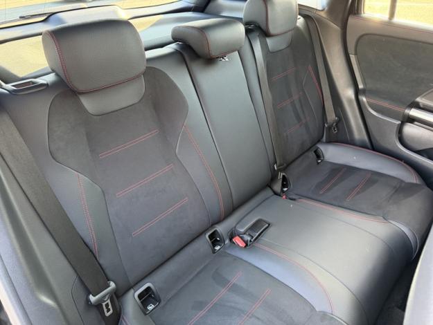 MERCEDES-BENZ GLA 200 d AMG Line  
