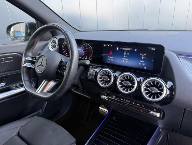 MERCEDES-BENZ GLA 200 d AMG Line  