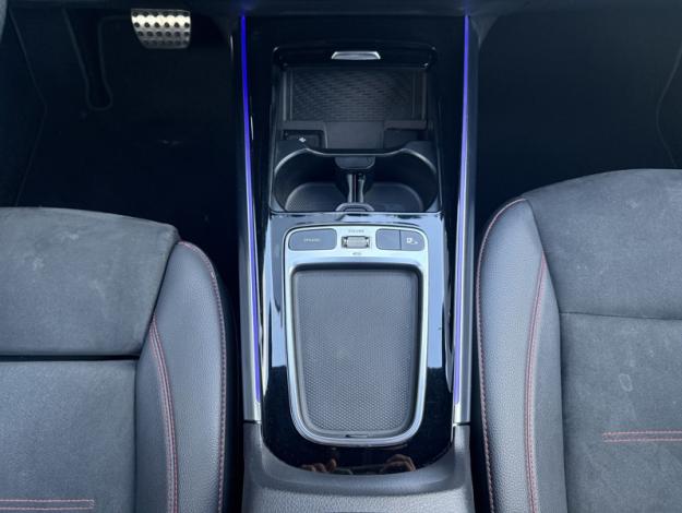 MERCEDES-BENZ GLA 200 d AMG Line  