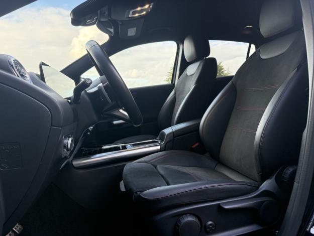 MERCEDES-BENZ GLA 200 d AMG Line  