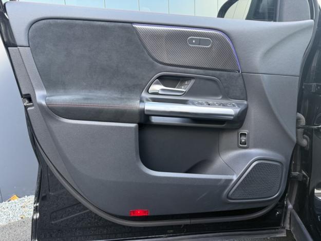 MERCEDES-BENZ GLA 200 d AMG Line  