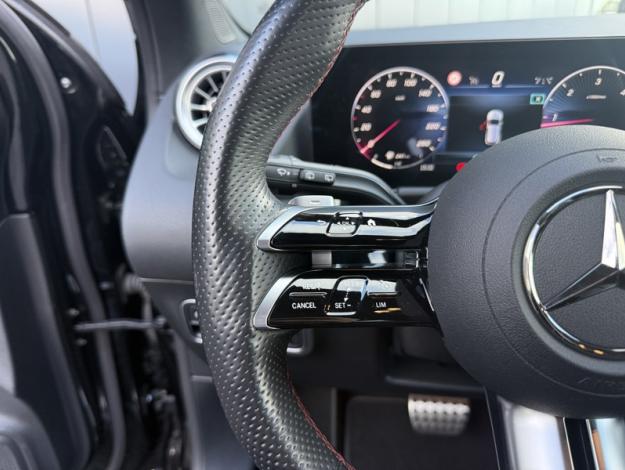 MERCEDES-BENZ GLA 200 d AMG Line  