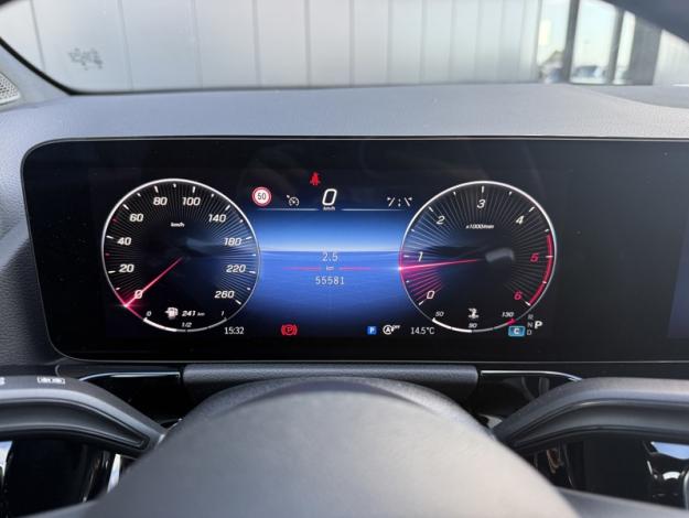 MERCEDES-BENZ GLA 200 d AMG Line  
