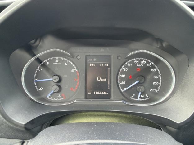 TOYOTA Yaris 1.0 70 VVT-I DESIGN RC18  