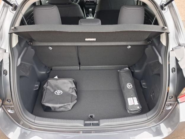 TOYOTA Yaris 1.5 HYBRID 116H DESIGN AUTO  YARIS HYBRIDE MC24 116H DESIGN .