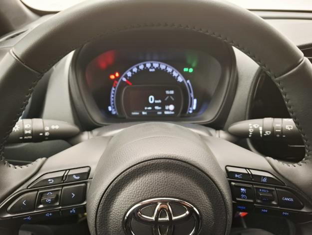 TOYOTA Aygo X 1.0 VVT-I 72 DESIGN  