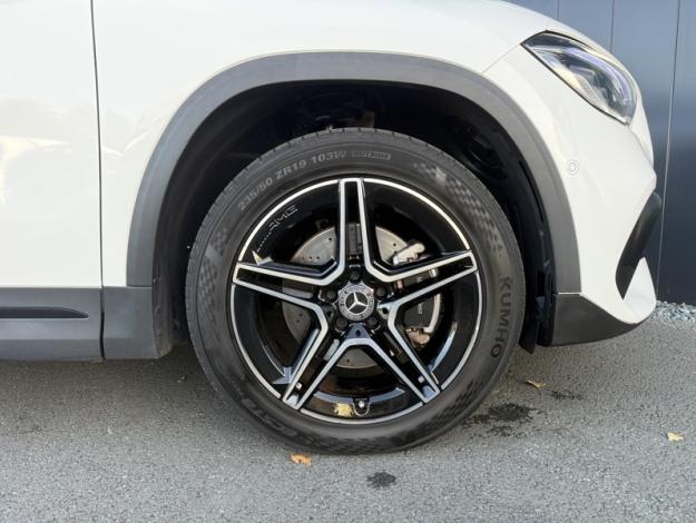 MERCEDES-BENZ GLA 250 e AMG Line  
