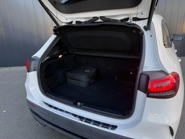 MERCEDES-BENZ GLA 250 e AMG Line  