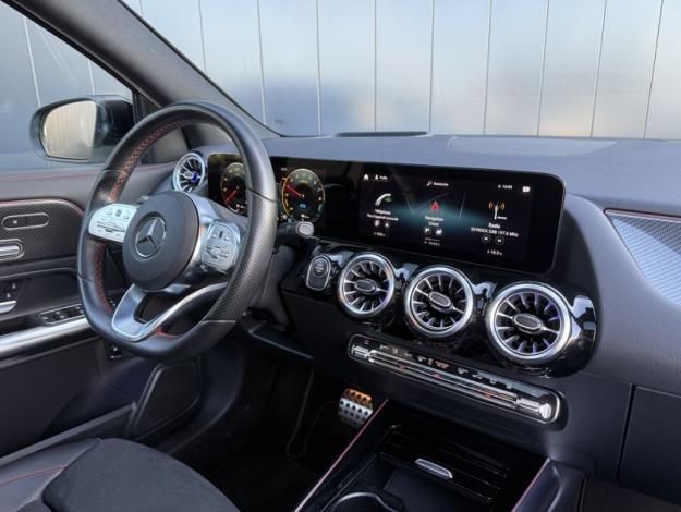MERCEDES-BENZ GLA 250 e AMG Line  