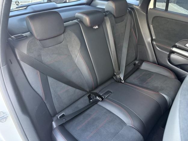 MERCEDES-BENZ GLA 250 e AMG Line  