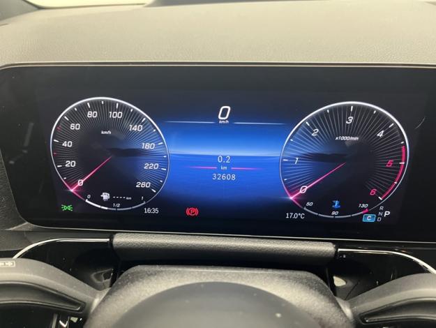 MERCEDES-BENZ GLA 180 d AMG Line AMG Line 