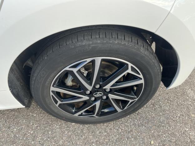 TOYOTA Yaris 116H DESIGN  