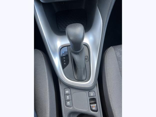 TOYOTA Yaris 116H DESIGN  