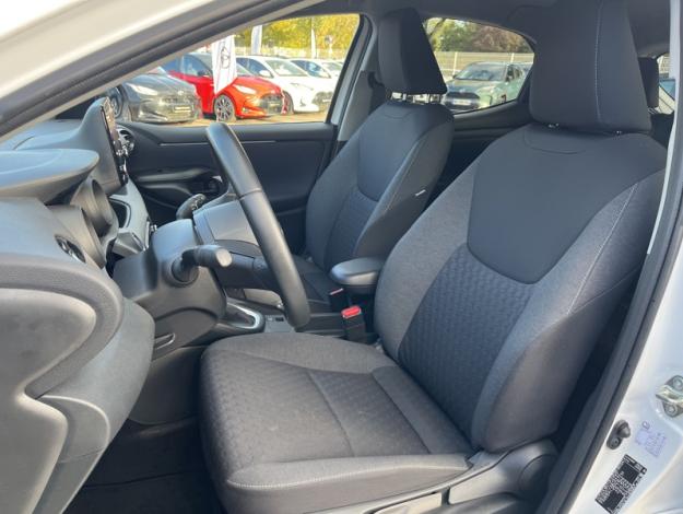 TOYOTA Yaris 116H DESIGN  