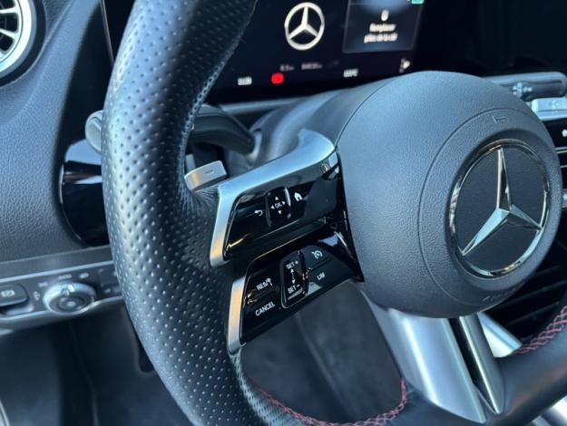 MERCEDES-BENZ GLA 200 d AMG Line  GLA 200 d AMG Line