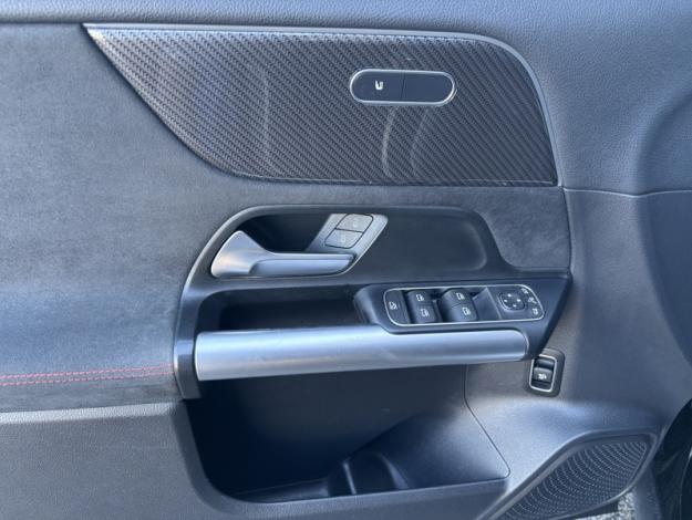 MERCEDES-BENZ GLA 200 d AMG Line  GLA 200 d AMG Line