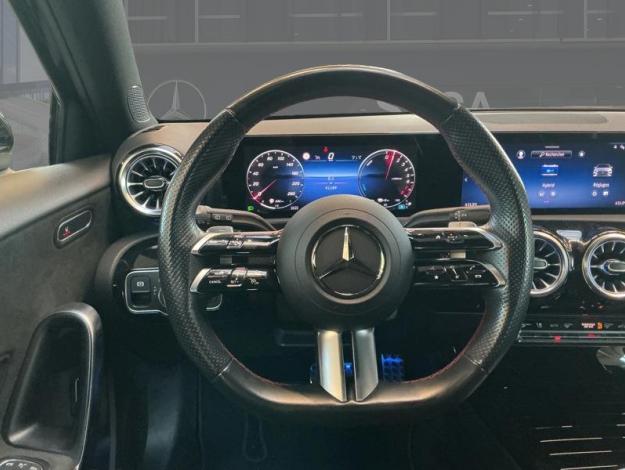 MERCEDES-BENZ A 250 e AMG Line  