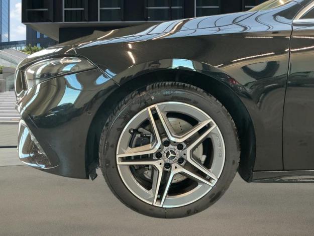 MERCEDES-BENZ A 250 e AMG Line  