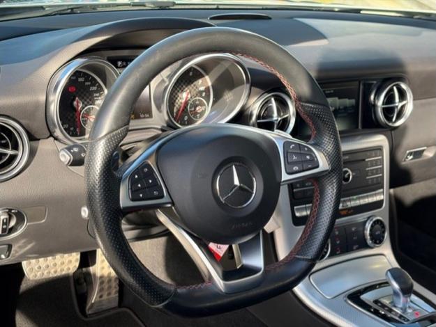 MERCEDES-BENZ SLC 180 AMG Pack Night Airscarf ILS  
