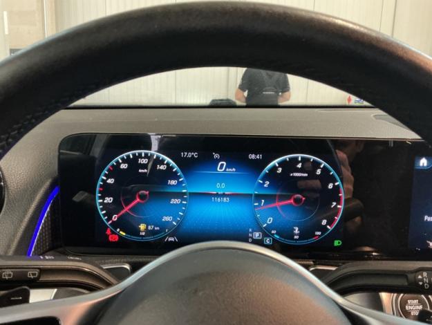 MERCEDES-BENZ GLB 200 Luxury Line Attelage  