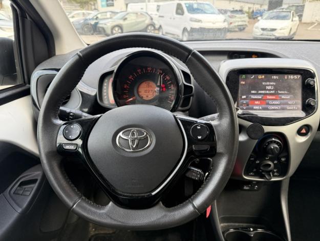 TOYOTA Aygo x-play  1.0 69 ch 