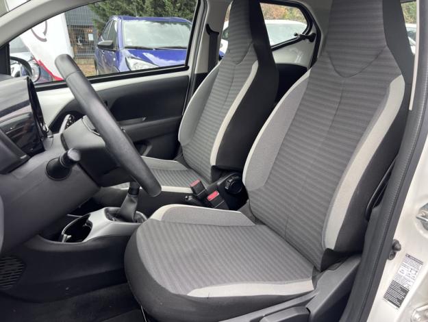 TOYOTA Aygo 1.0 69  X-PLAY  