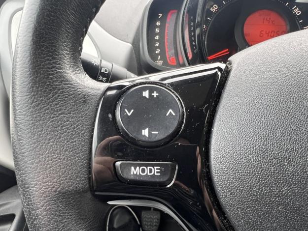 TOYOTA Aygo 1.0 69  X-PLAY  