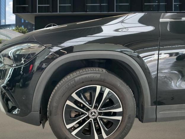 MERCEDES-BENZ GLA 250 e Luxury Line Attelage  