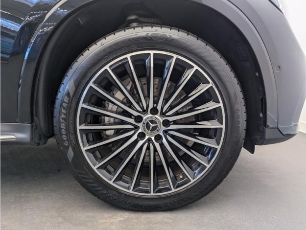 MERCEDES-BENZ GLC SUV GLC 300 e  Hybrid EQ 4MATIC AMG Line  GLC 300 e  Hybrid EQ 4MATIC AMG Line