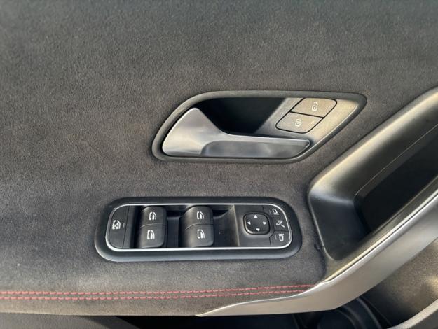 MERCEDES-BENZ Classe A 180 AMG Line  