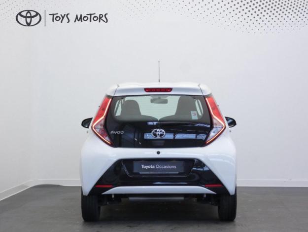 TOYOTA Aygo 1.0 VVT-i x-play  