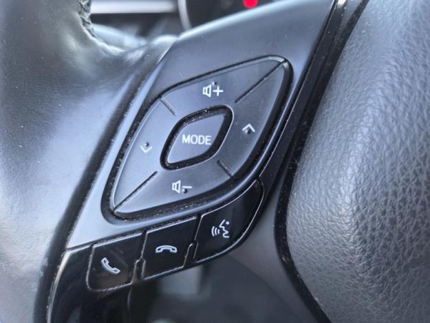 TOYOTA C-HR 122h Design  