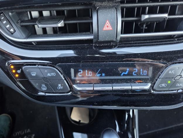 TOYOTA C-HR 122h Design  