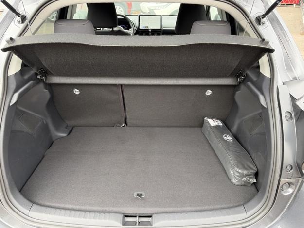 TOYOTA Yaris 116h Design Pack  