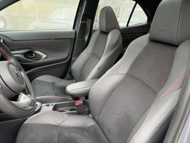 TOYOTA Yaris Cross 130h Gr Sport Pano Techno  