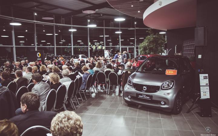 Défilé de mode par Sophie Doucet dans la concession SAGA Mercedes Lille