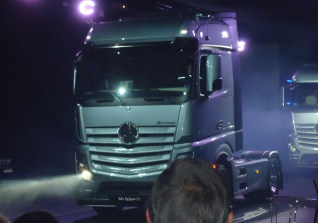 Présentation du Nouvel Actros à Satory