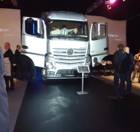 Présentation du Nouvel Actros à Satory