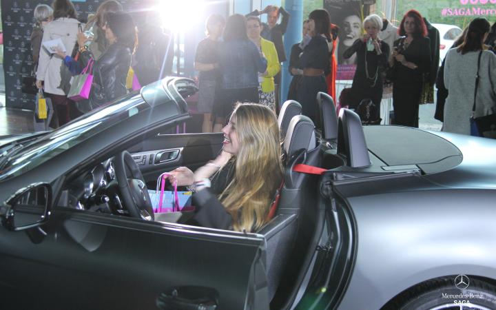 Des filles et la Mercedes SLC : Girls Only Angers