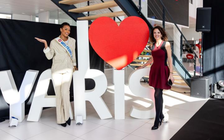 Miss France 2025 prend le volant de sa Yaris Cross