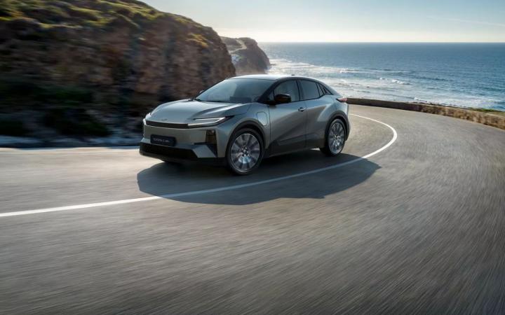 TOYOTA C-HR+