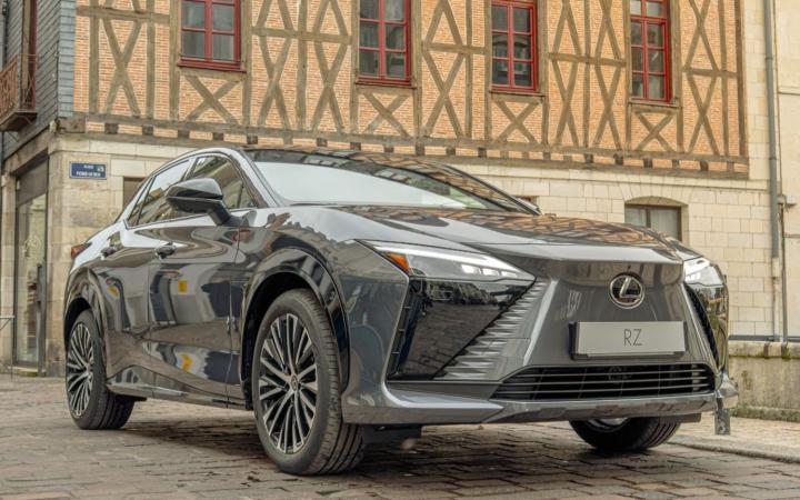 Le nouveau Lexus RZ