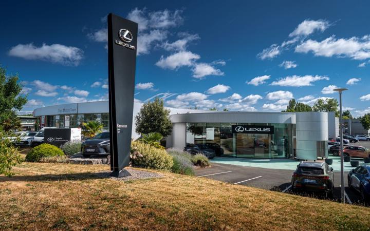 Lexus Tours
